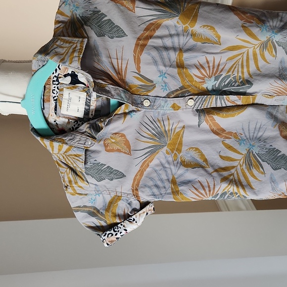 NWOT ❗️ Denim and Flower Ricky Singh boys tropical  flowers gray shirt size 7 - Picture 7 of 9